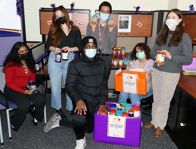 Bergen Community College Students Donate to Local Food Pantries