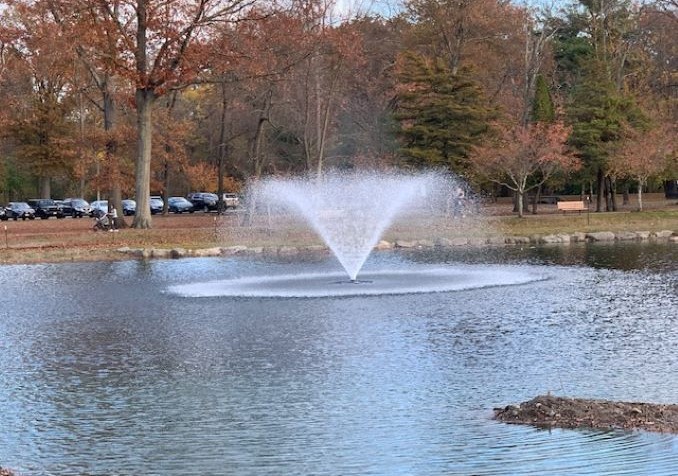 wood Duck Pond in Saddle River County Park, located just off East Ridgewood Avenue, features spouting fountains and lovely lighting effects after dark.